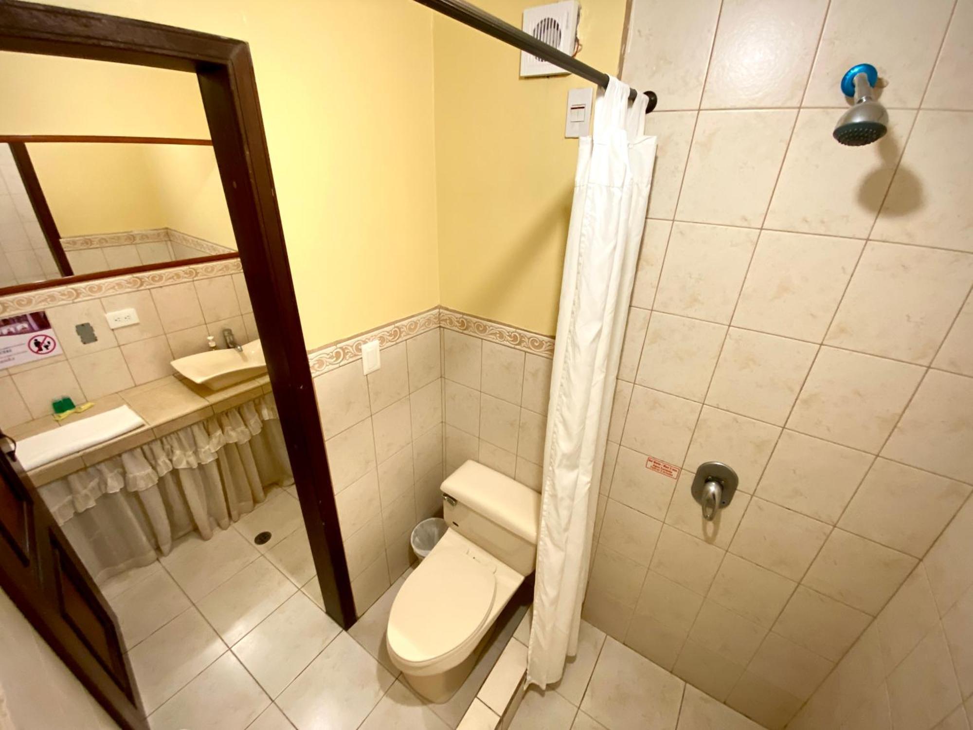 Latacunga Hostel Екстериор снимка